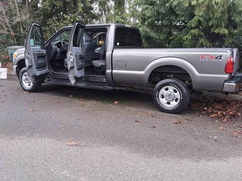 Used 2012 Ford F350 XLT w/ XLT Interior Pkg image 10