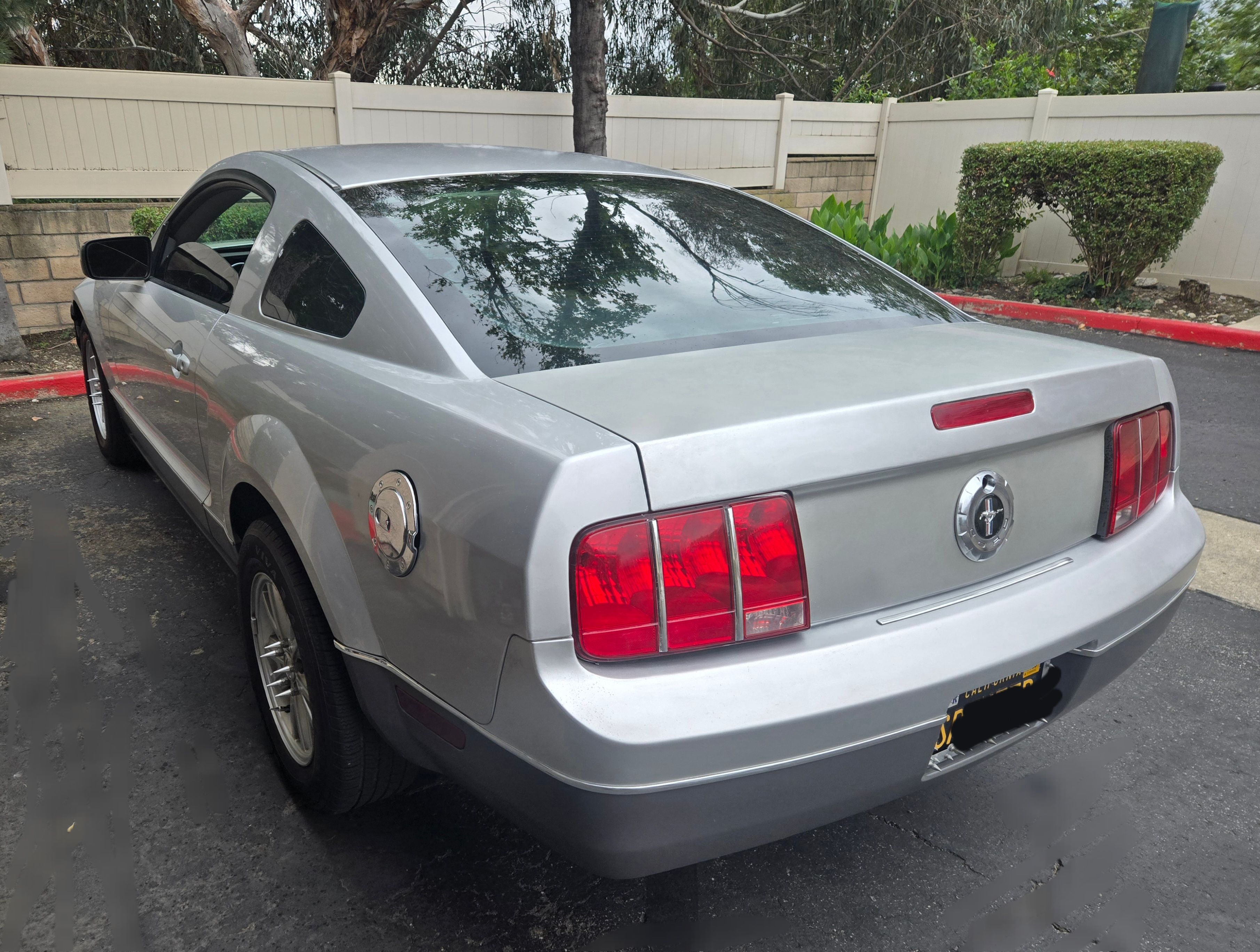 Used 2005 Ford Mustang Coupe RWD image 18