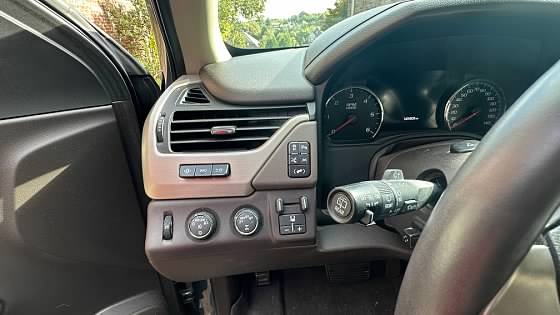 Used 2017 GMC Yukon XL Denali w/ Open Road Package AWD/4WD image 11