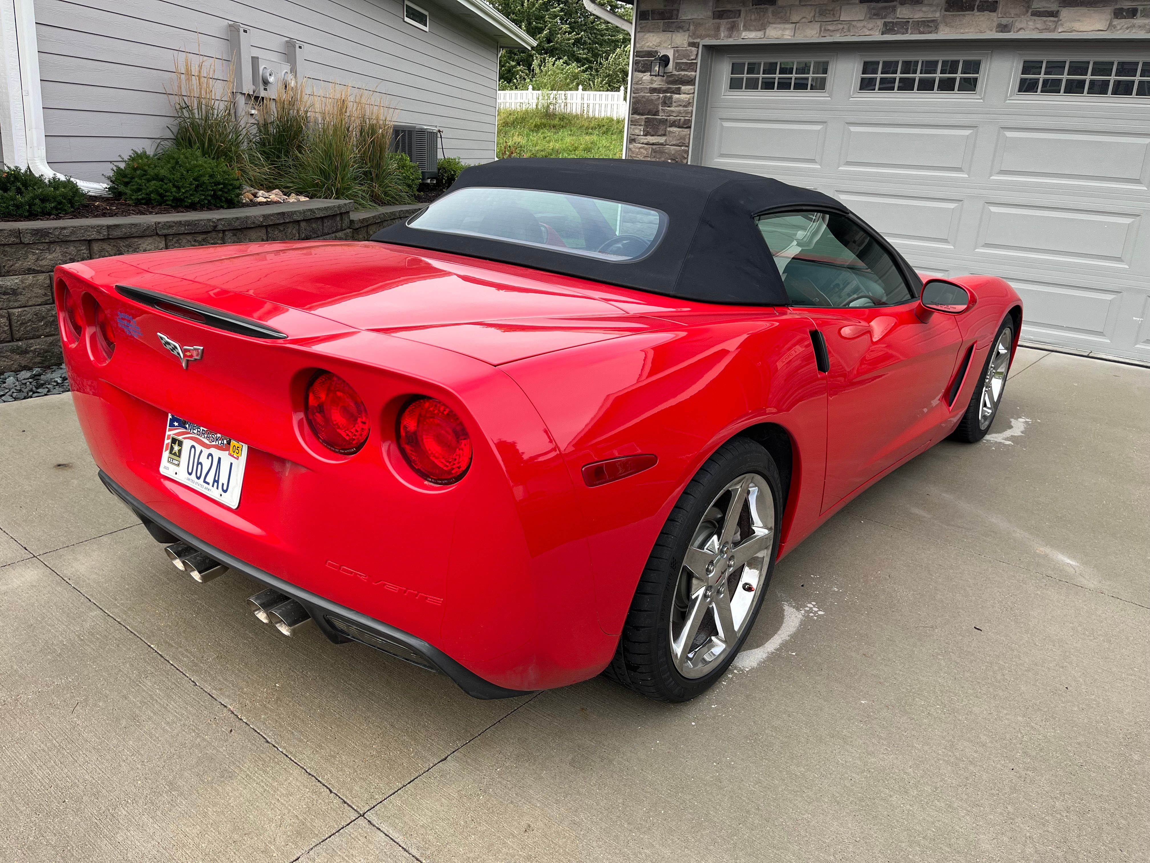 Used 2007 Chevrolet Corvette Convertible w/ Preferred Equipment Group RWD image 4