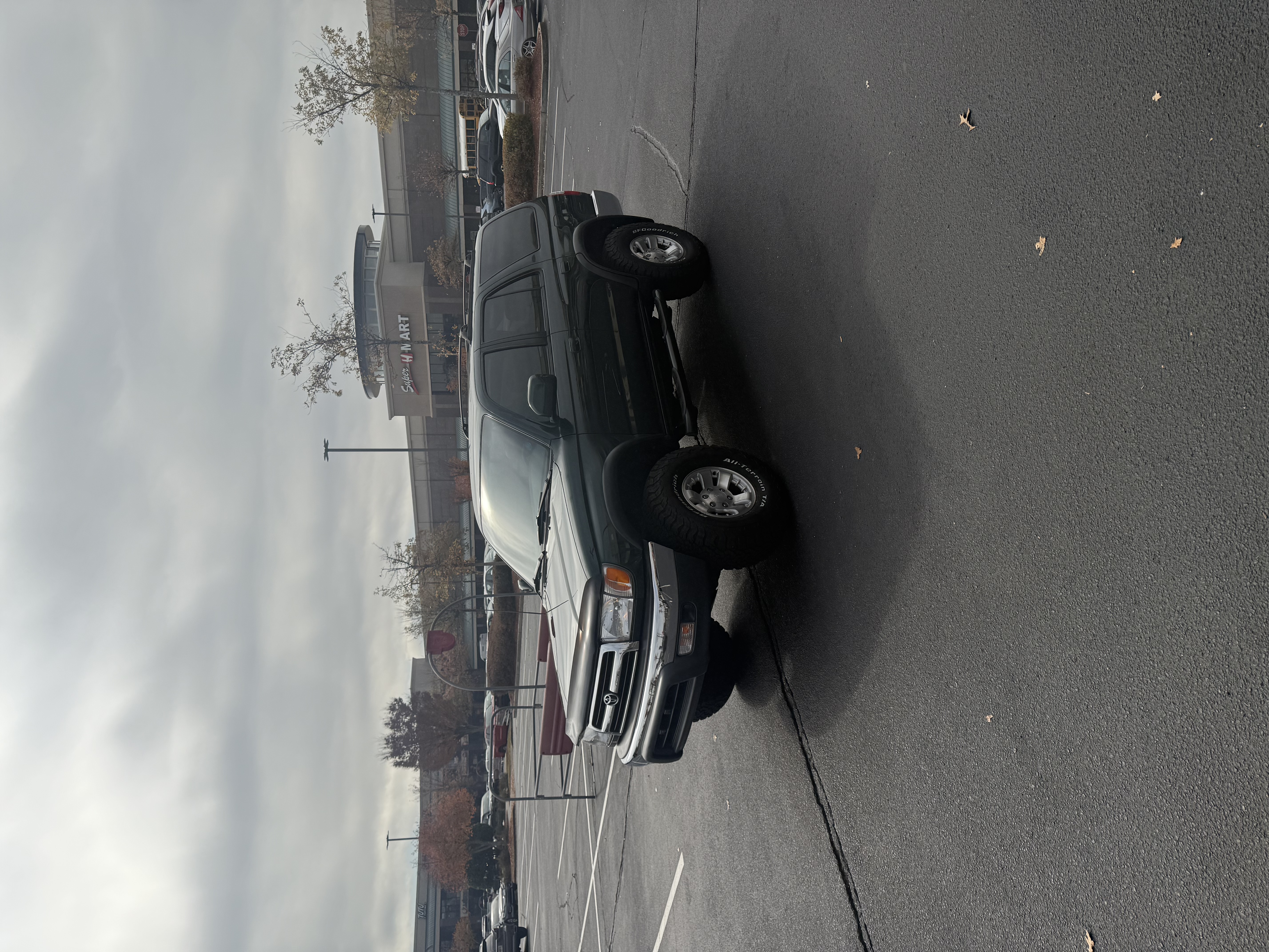 Used 2000 Toyota 4Runner SR5 RWD image 4