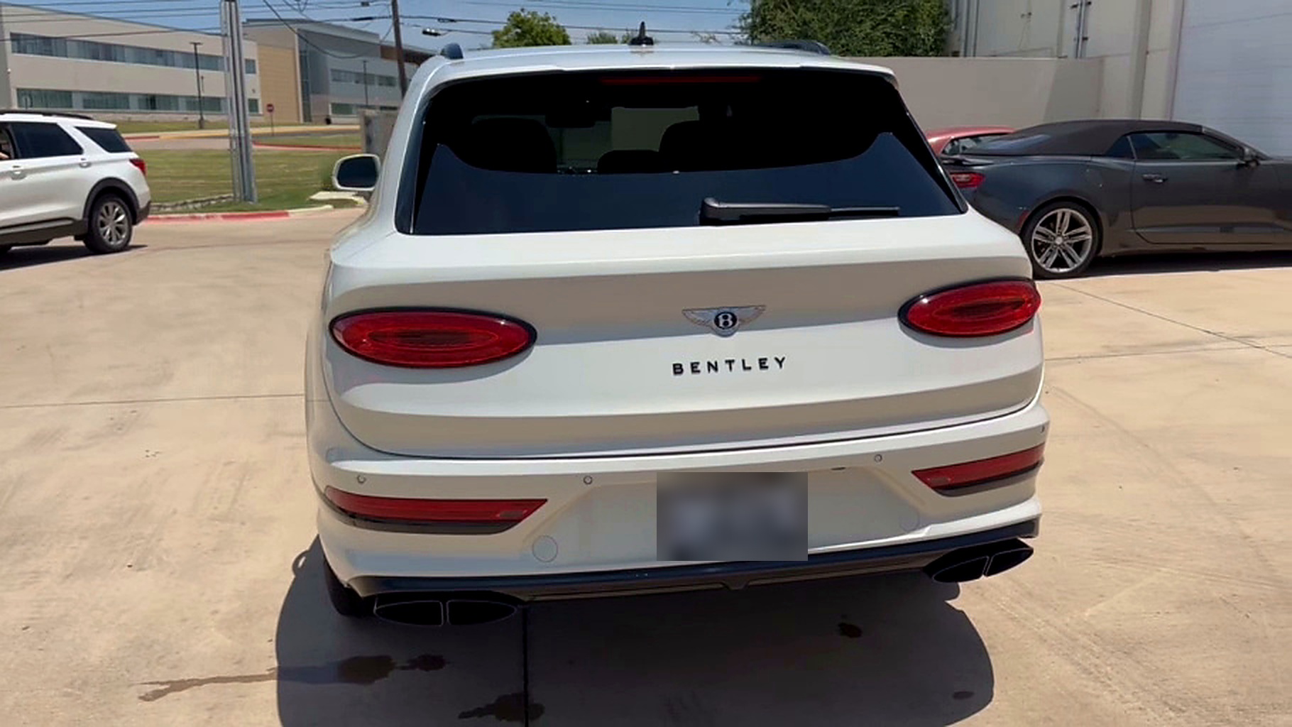 Used 2021 Bentley Bentayga AWD/4WD image 15