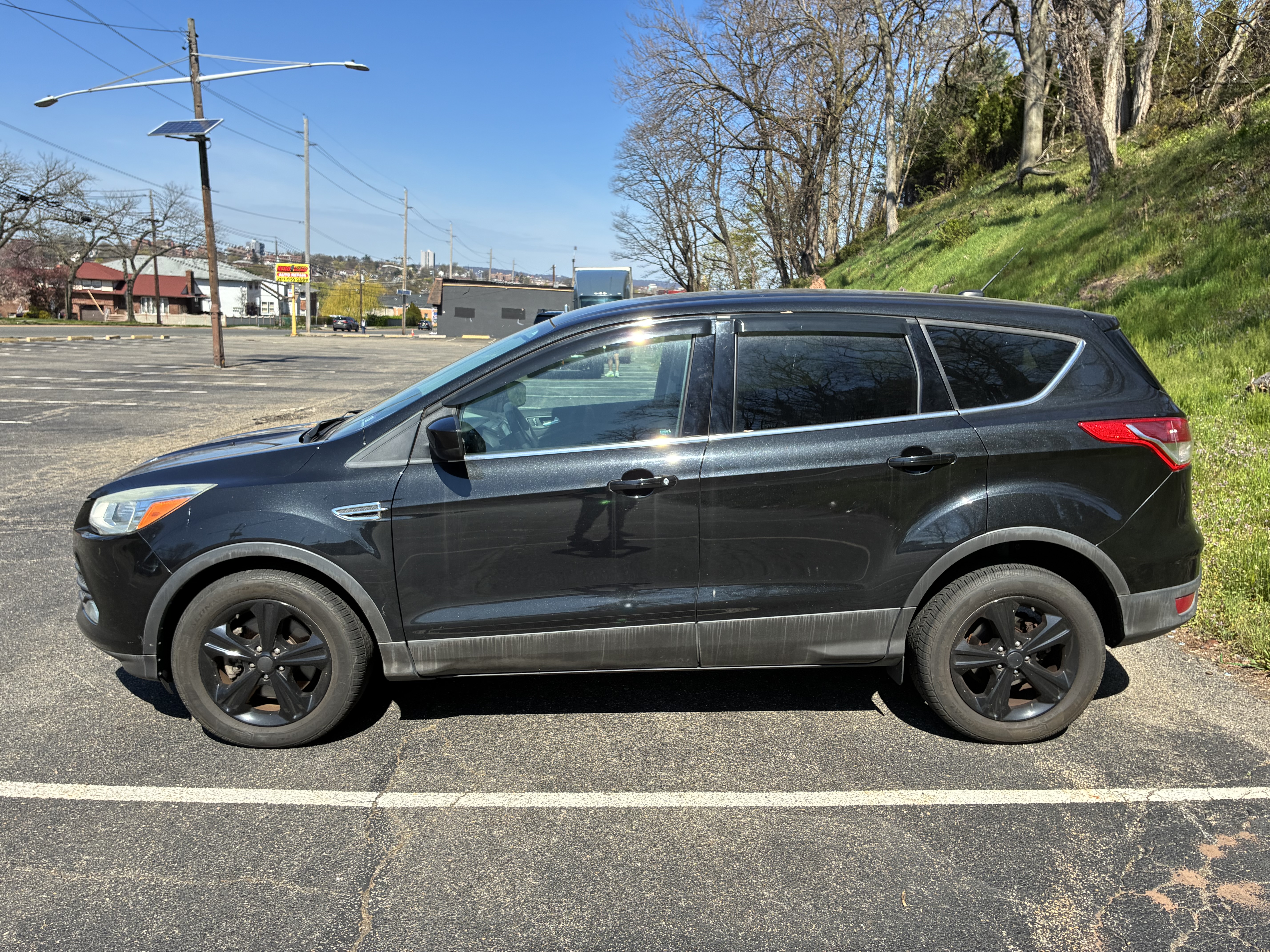 Used 2015 Ford Escape SE AWD/4WD image 1