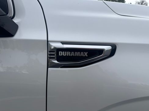 Used 2025 GMC Yukon XL Denali w/ Denali Reserve Package image 8