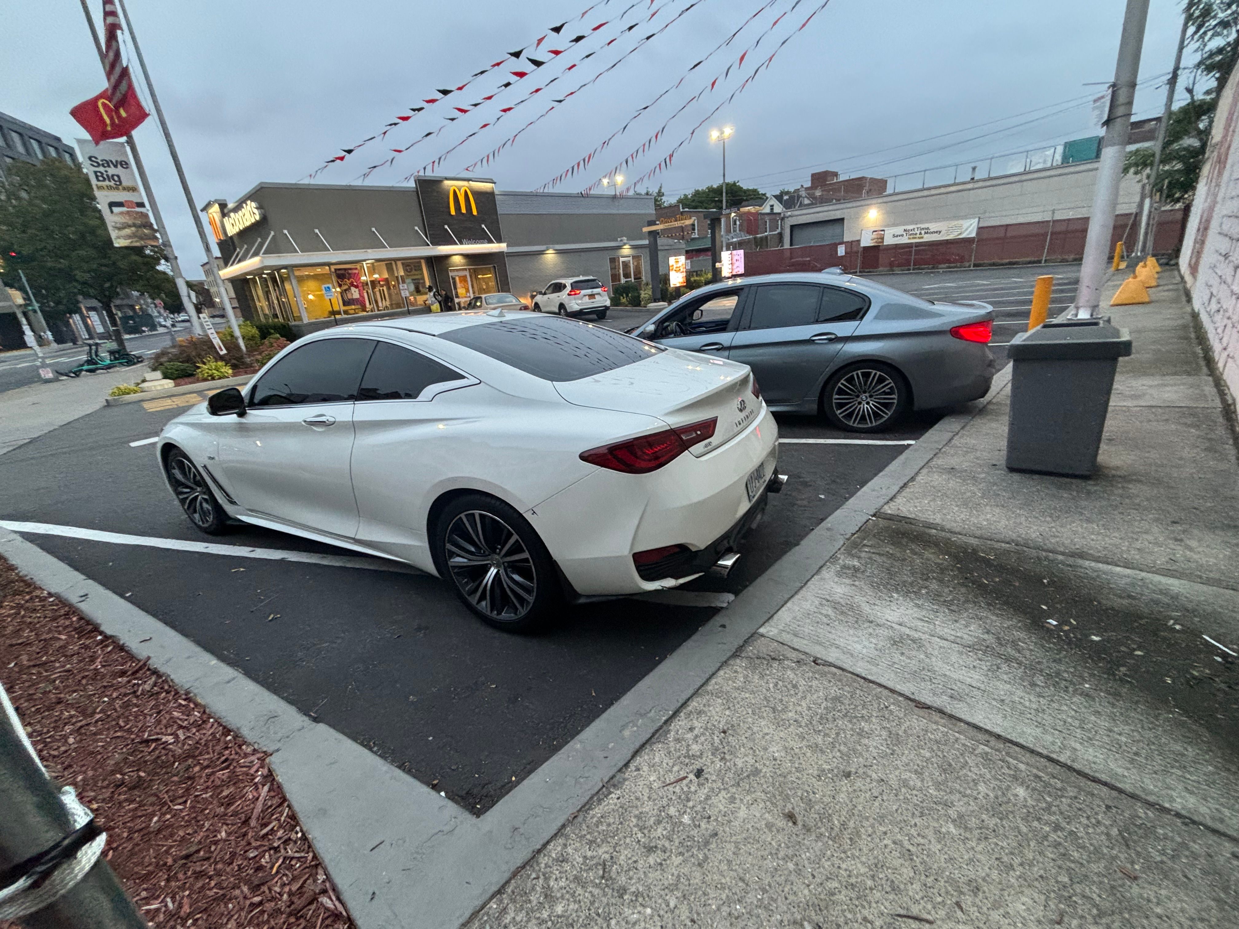 Used 2017 INFINITI Q60 3.0t AWD/4WD image 5