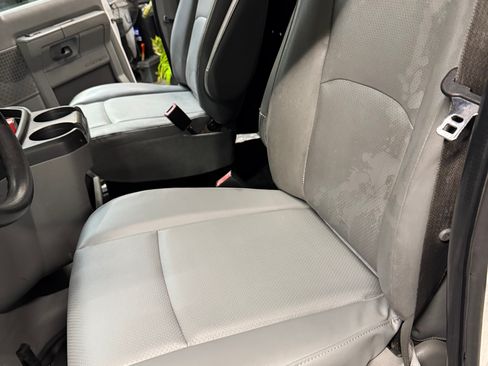 Used 2011 Ford E-150 and Econoline 150 w/ Commercial Cargo Van Pkg image 5