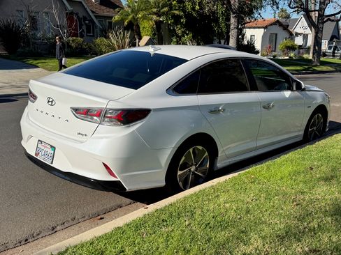 Used 2019 Hyundai Sonata Plug-In Hybrid image 5