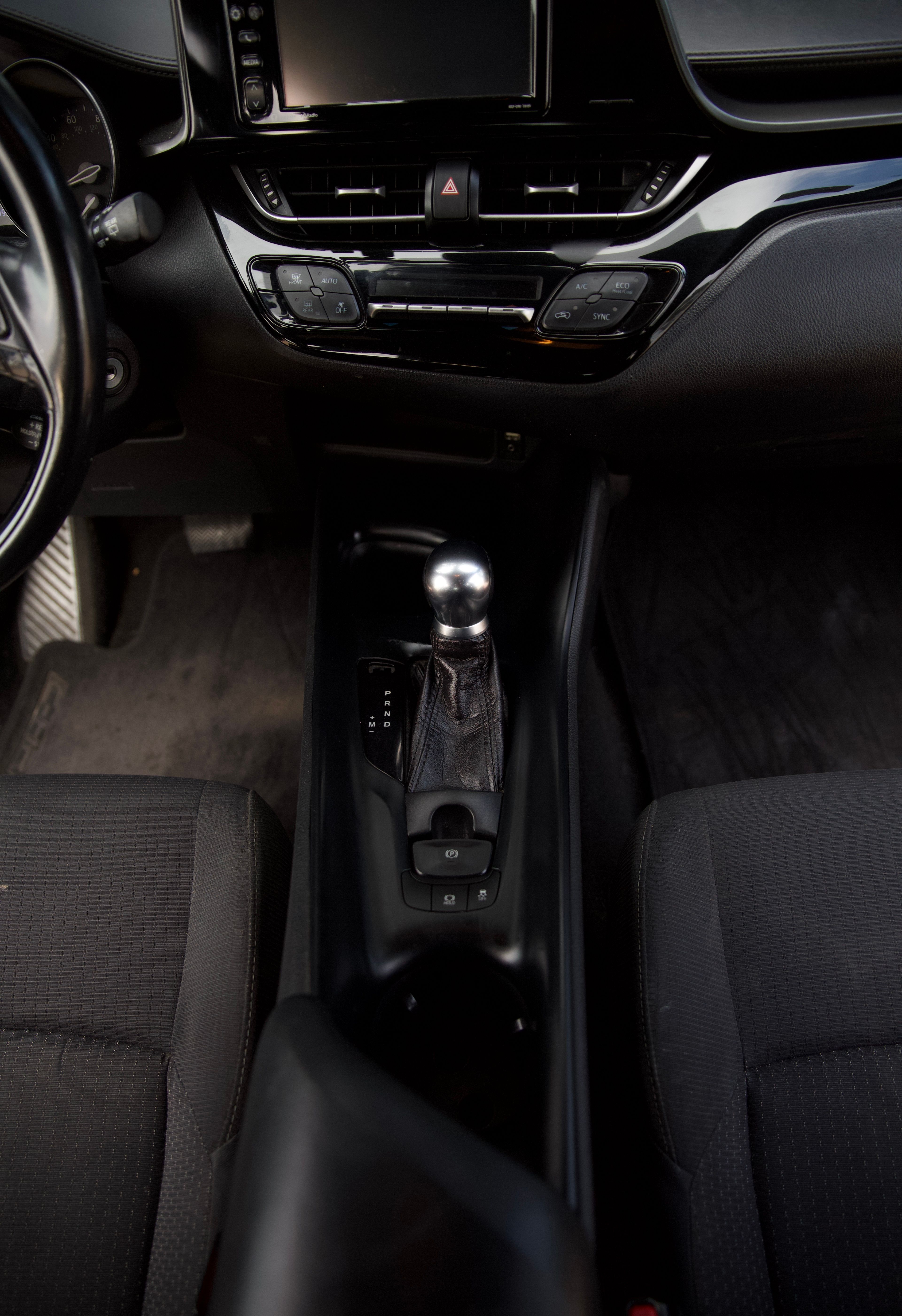 Used 2018 Toyota C-HR XLE FWD image 22