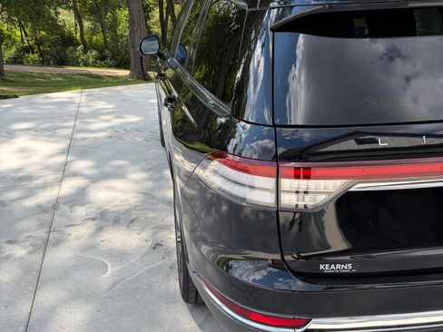 Used 2020 Lincoln Aviator Reserve w/ Equipment Group 202A AWD/4WD image 5