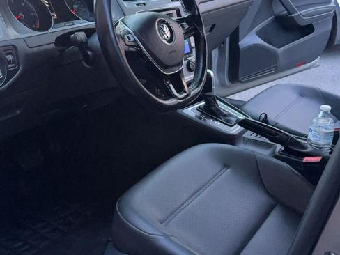 Used 2015 Volkswagen Golf TDI S image 11