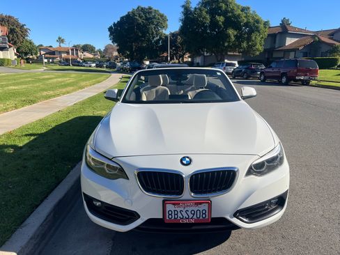 Used 2018 BMW 230i Convertible image 2