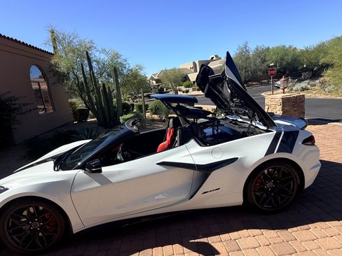 Used 2024 Chevrolet Corvette Z06 image 9