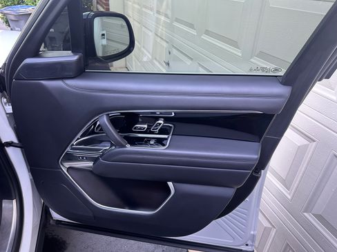 Used 2022 Land Rover Range Rover SE AWD/4WD image 17