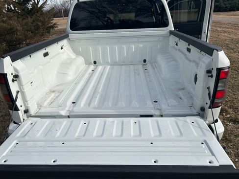 Used 2023 Nissan Frontier SV image 21