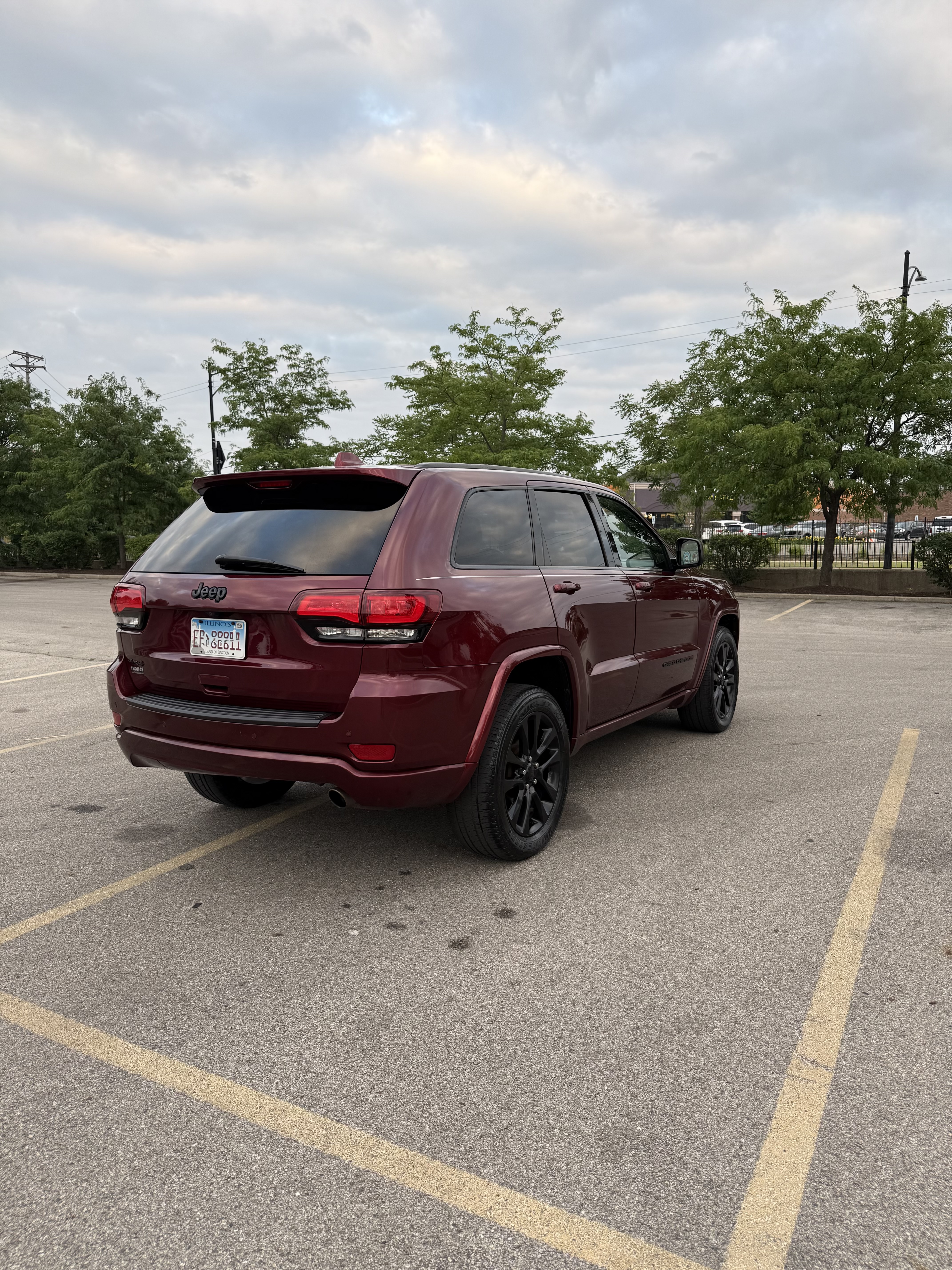 Used 2018 Jeep Grand Cherokee Altitude AWD/4WD image 5