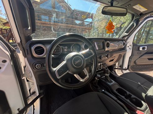 Used 2019 Jeep Wrangler Unlimited Sahara w/ Safety Group AWD/4WD image 11