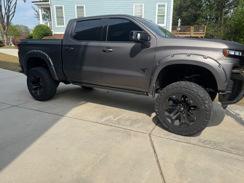 Used 2020 Chevrolet Silverado 1500 LTZ w/ LTZ Premium Package image 5