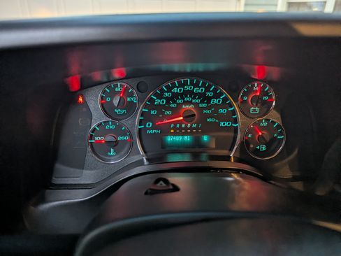 Used 2021 Chevrolet Express 2500 w/ Driver Convenience Package RWD image 6