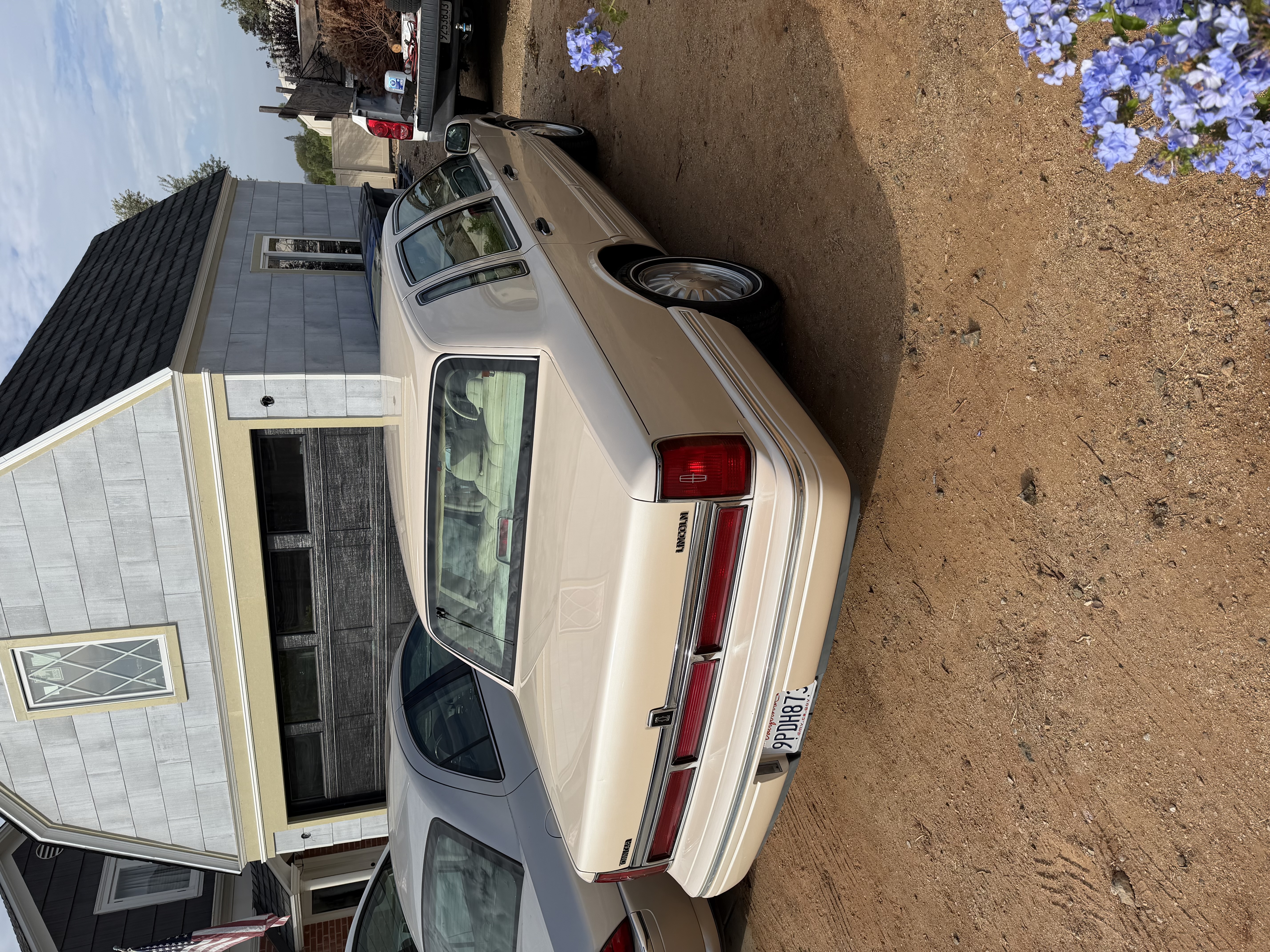 Used 1995 Lincoln Town Car Cartier RWD image 5