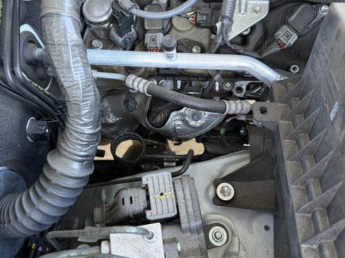 Used 2021 Toyota Tacoma SR5 RWD image 17