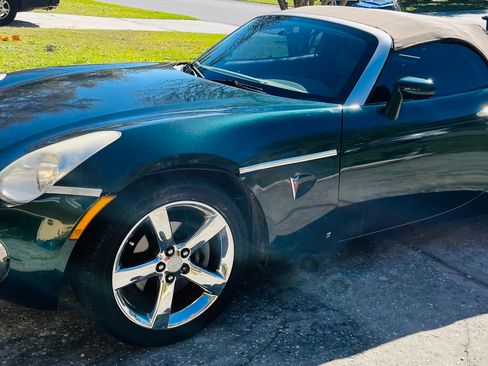 Used 2007 Pontiac Solstice Convertible w/ Premium Package image 19
