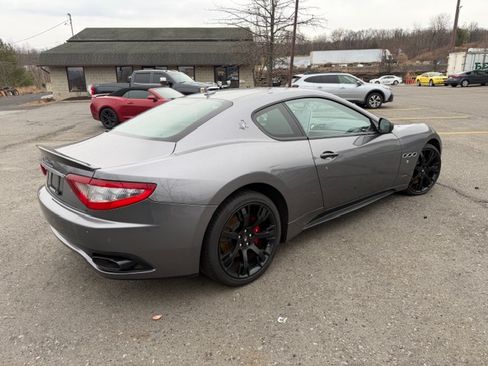 Used 2010 Maserati GranTurismo S RWD image 2