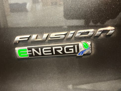 Used 2018 Ford Fusion Energi SE image 15