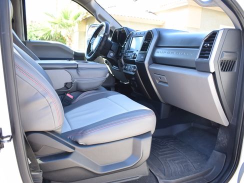 Used 2020 Ford F250 XLT w/ FX4 Off-Road Package image 16