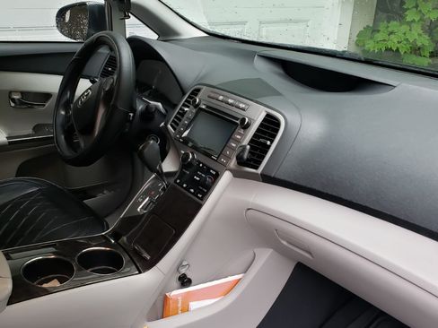 Used 2015 Toyota Venza LE image 10