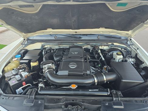 Used 2010 Nissan Pathfinder LE w/ Navigation Pkg image 9