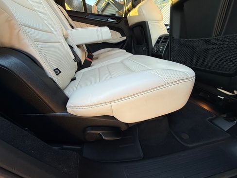 Used 2015 Mercedes-Benz GL 63 AMG 4MATIC image 25