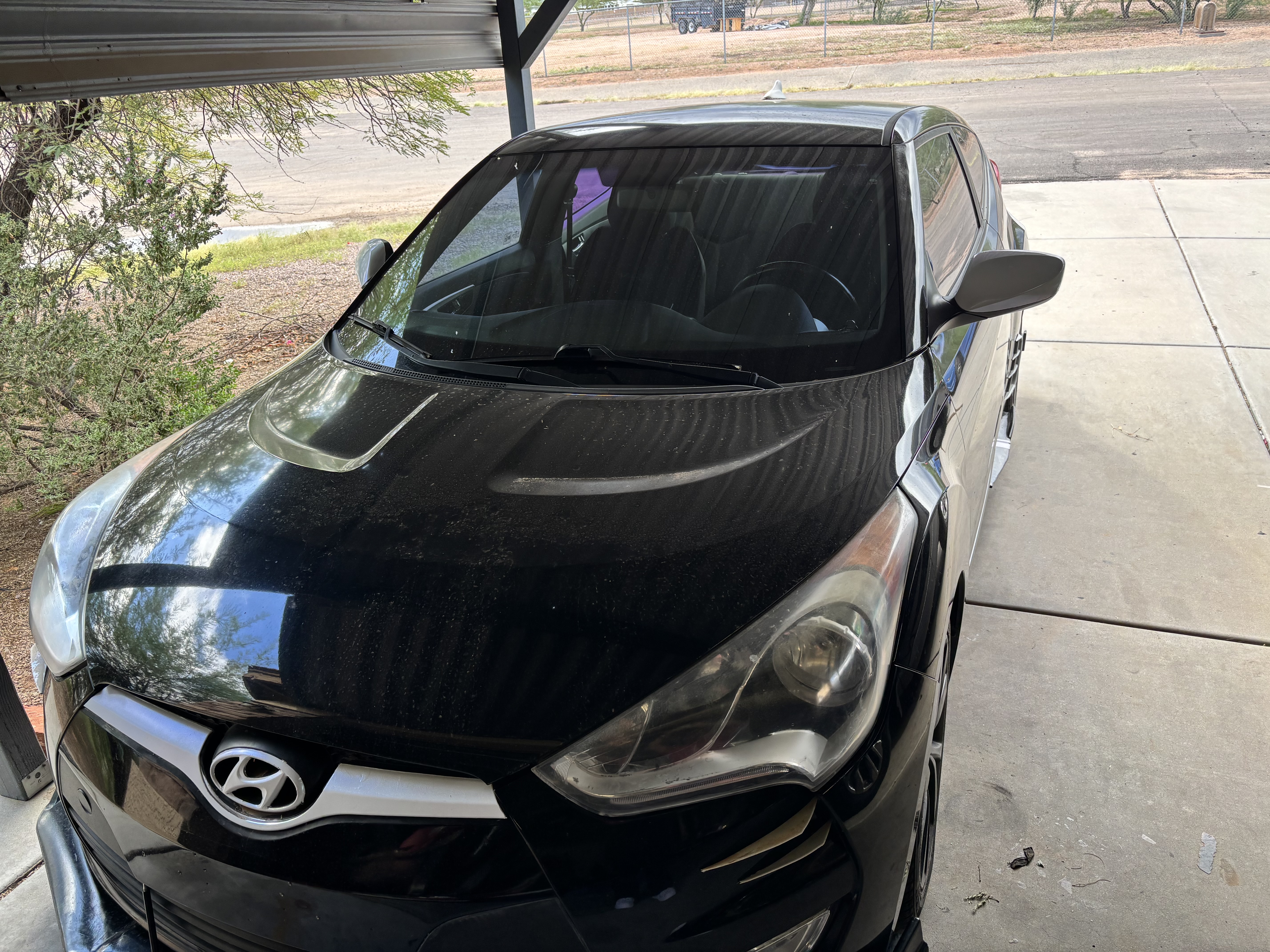 Used 2017 Hyundai Veloster FWD image 2