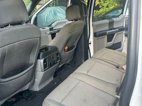 Used 2019 Ford F150 XLT w/ Equipment Group 302A Luxury AWD/4WD image 9