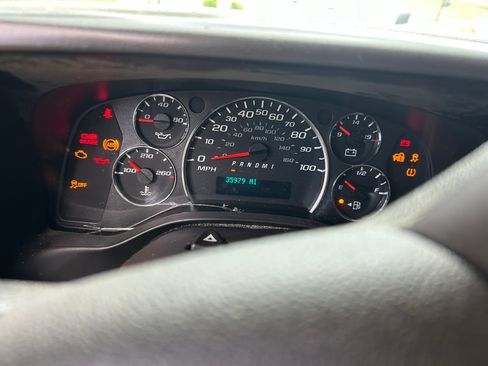 Used 2015 GMC Savana 2500 image 14