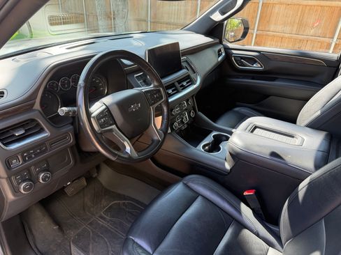 Used 2021 Chevrolet Suburban Z71 w/ Luxury Package image 11