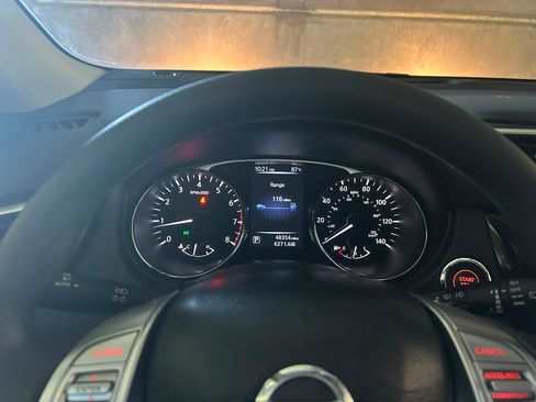 Used 2015 Nissan Rogue SV w/ SV Moonroof Package AWD/4WD image 12