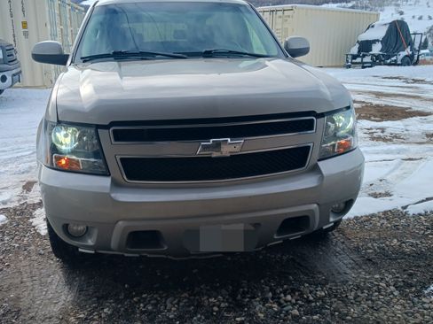 Used 2008 Chevrolet Suburban LT w/ LT Preferred Equipment Group image 4