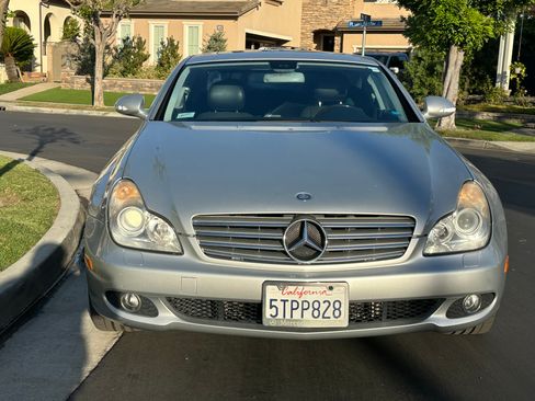 Used 2006 Mercedes-Benz CLS 500 image 2