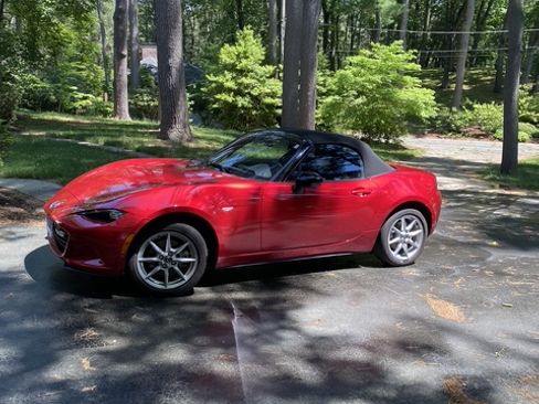 Used 2016 MAZDA MX-5 Miata Sport RWD image 4