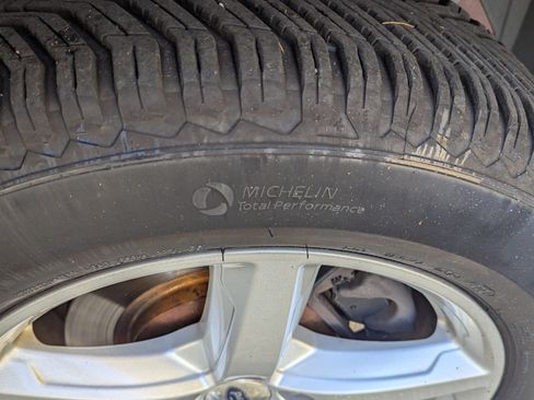 Used 2017 Ford Explorer XLT w/ Equipment Group 202A image 13