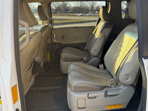Used 2013 Toyota Sienna Limited w/ Premium Pkg image 20