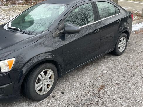 Used 2014 Chevrolet Sonic LT image 2