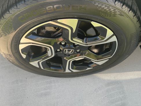 Used 2018 Honda CR-V Touring image 12