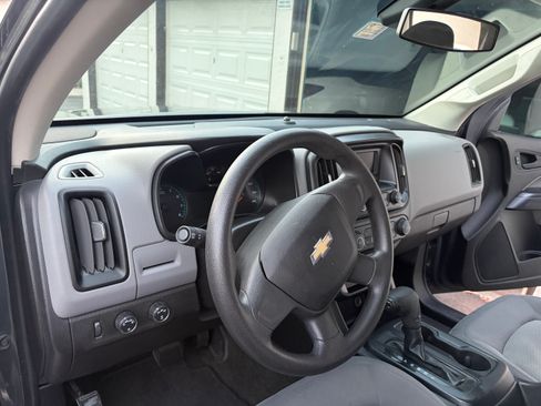 Used 2017 Chevrolet Colorado W/T AWD/4WD image 10