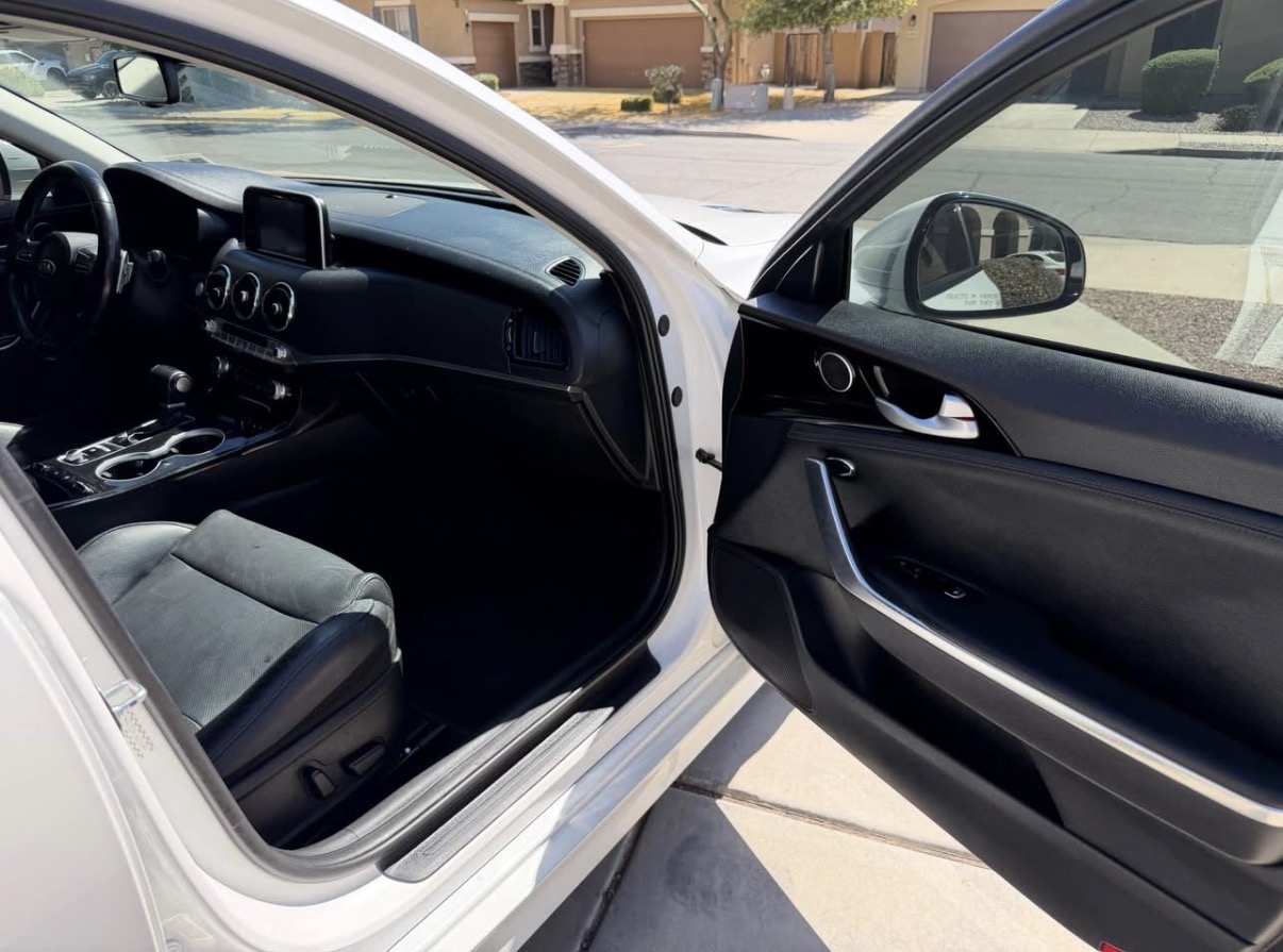Used 2018 Kia Stinger RWD image 10