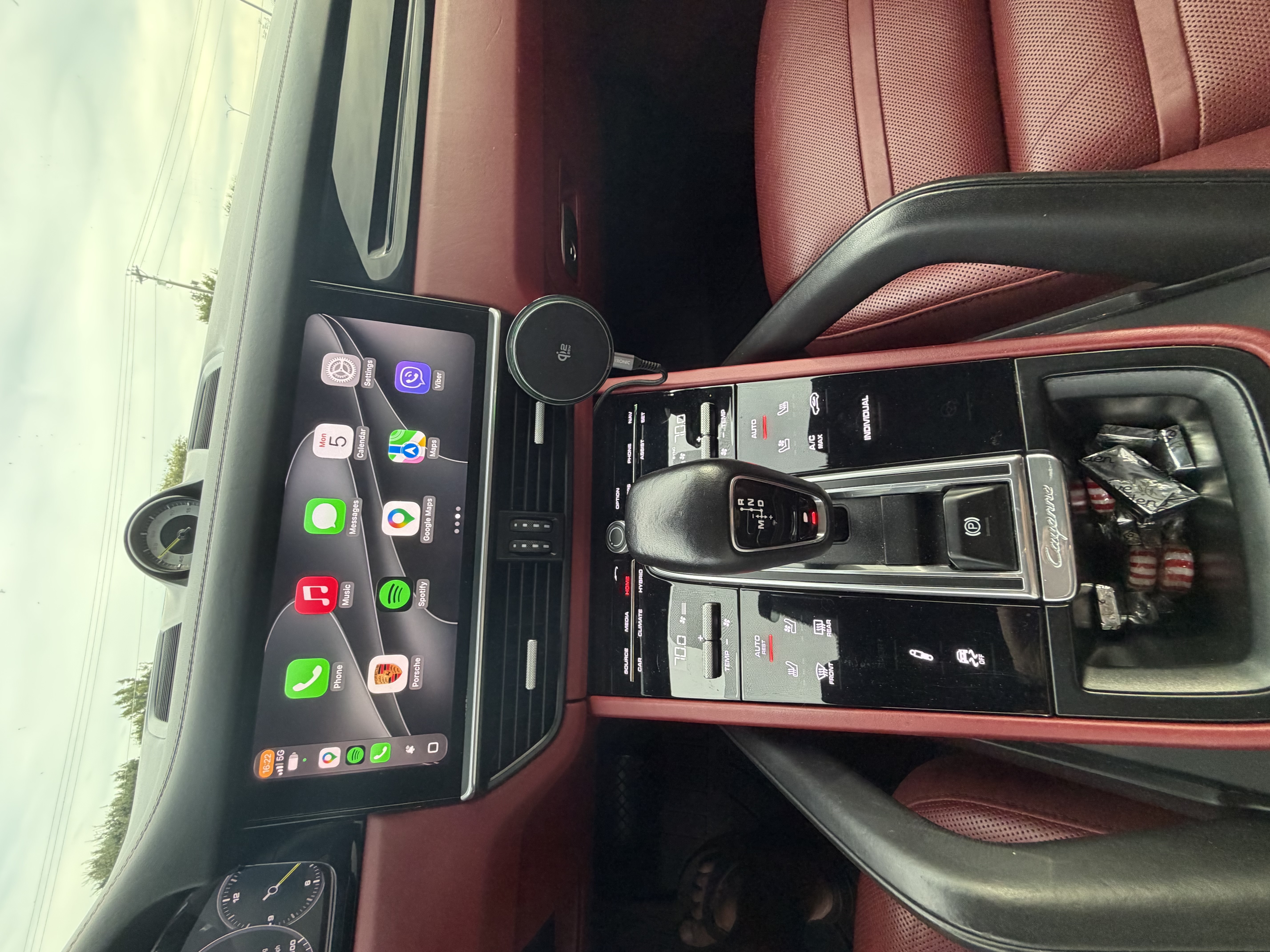 Used 2020 Porsche Cayenne E-Hybrid AWD/4WD image 4