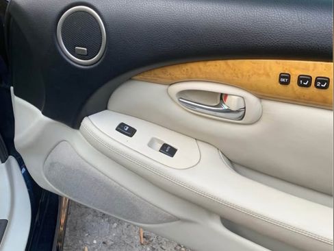 Used 2003 Lexus SC 430 Convertible image 13