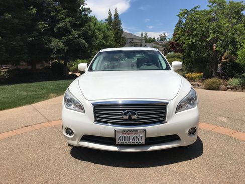 Used 2012 INFINITI M37 37 Sedan 4D w/ Premium Pkg image 2