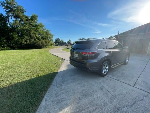 Used 2015 Toyota Highlander Limited FWD image 10