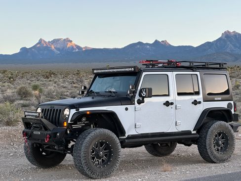 Used 2016 Jeep Wrangler Unlimited Sport image 6